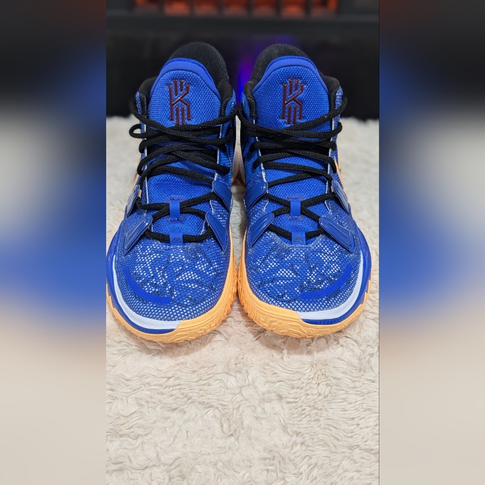 Nike Kyrie Irving 7 Sisterhood Sneakers - Picture 2 of 9